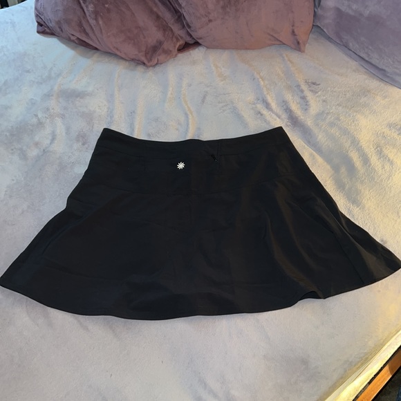 🆕 NWOT Athleta Navy Skort Side Zip Size 12P - Picture 2 of 10
